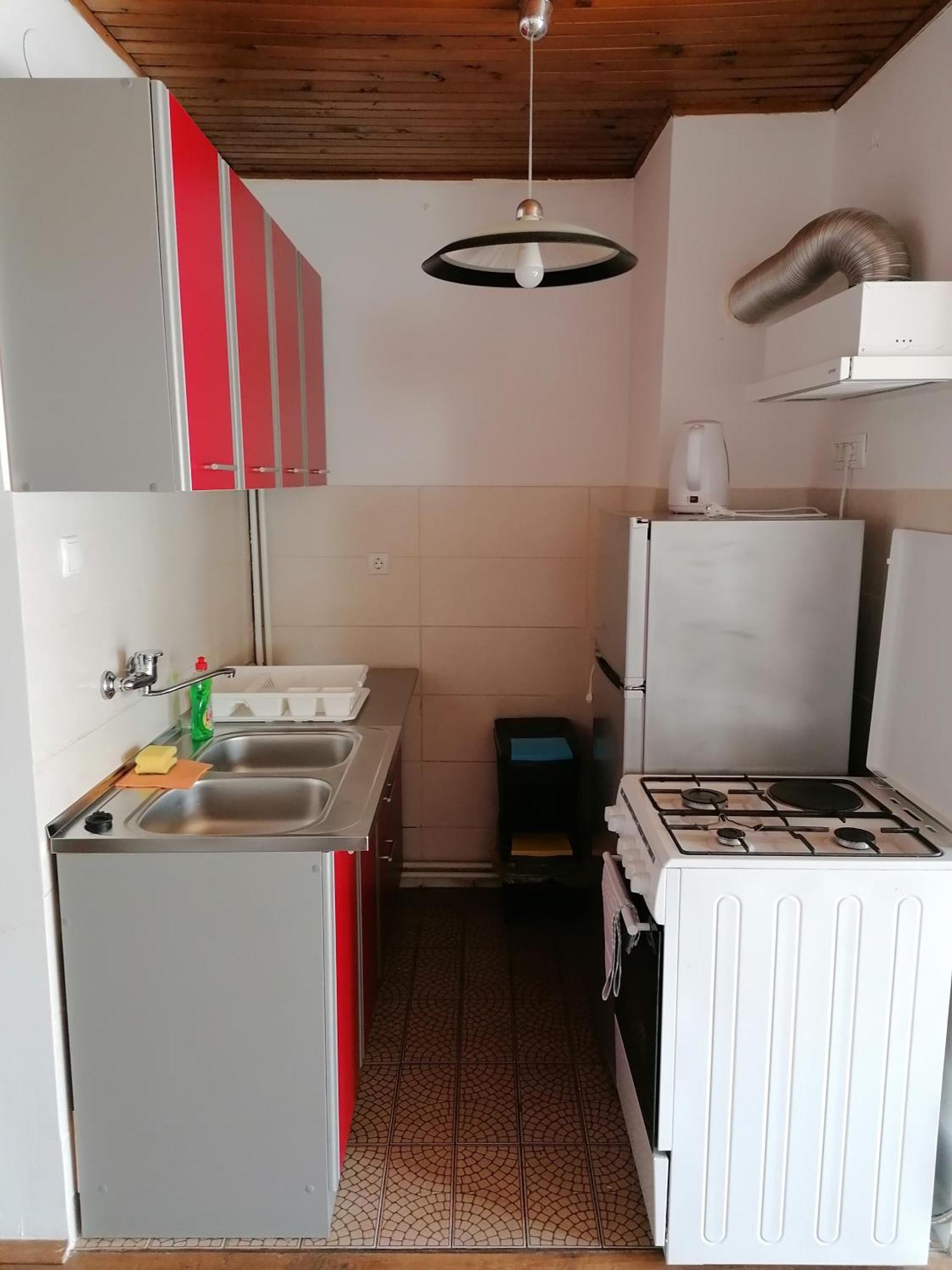 Cozy 1-Bdrm Apt In Dubec, Ideal For Work Or Study Сесвете Экстерьер фото